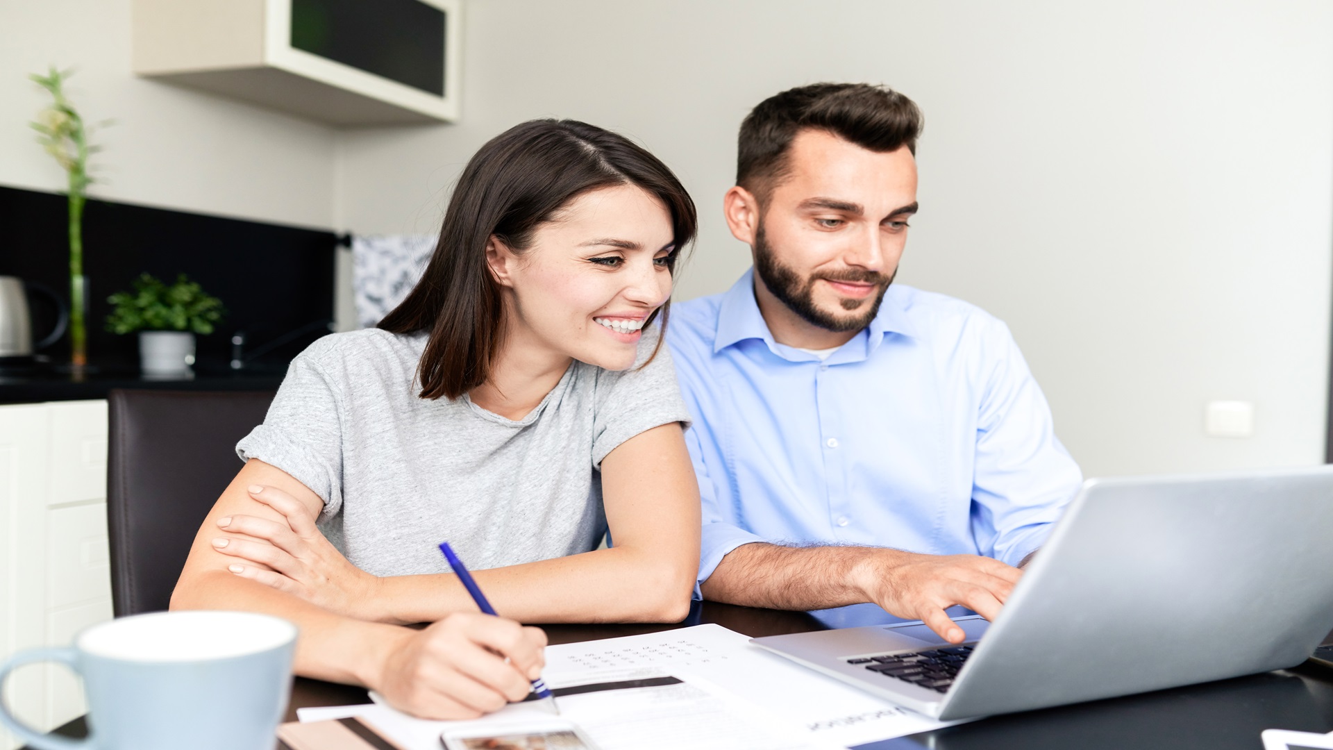 Samenwonen en schuldhulp: wanneer is iemand eigenlijk een partner voor het Vtlb